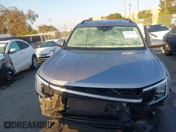 ✅ 2024 Volkswagen Atlas SE • VIN: 1V2WR2CA5RC562227 • Lot: 43481576. Listed on IAAI with 14,413 mi. Free auction sales archive from the USA and detailed vehicle history report at DreamBid. Image 12.