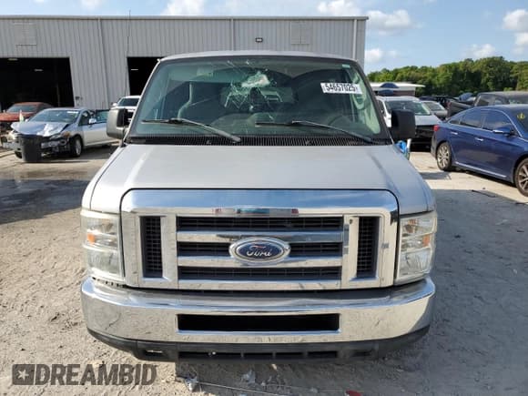 ✅ 2014 Ford Econoline Passenger XL • VIN: 1FBNE3BL8EDA04396 • Lot: 54657025. Listed on Copart with 84,772 mi. Free auction sales archive from the USA and detailed vehicle history report at DreamBid. Image 5.