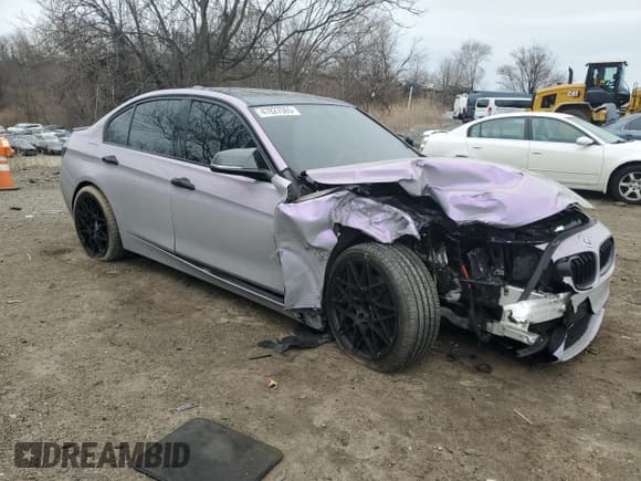 ✅ 2015 BMW 3 Series 320i xDrive • VIN: WBA3C3G58FNS73235 • Lot: 47827065. Wystawiony na Copart z przebiegiem 132 015 mil. Bezpłatny archiwum sprzedaży aukcyjnych z USA i szczegółowy raport historii pojazdu na DreamBid. Zdjęcie 4.
