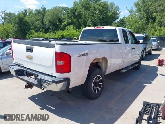 ✅ 2009 Chevrolet Silverado 2500HD LT • VIN: 1GCHK59K69E104751 • Lot: 39898897. Listed on IAAI with 196,972 mi. Free auction sales archive from the USA and detailed vehicle history report at DreamBid. Image 4.