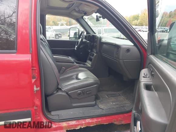 ✅ 2006 Chevrolet Silverado 2500HD LT3 • VIN: 1GCHK23D26F168025 • Лот: 43477023. Опубликован ранее на IAAI с пробегом 315 243 миль. Бесплатный доступ к архиву аукционных продаж из США и подробный отчёт об истории автомобиля на DreamBid. Изображение 5.