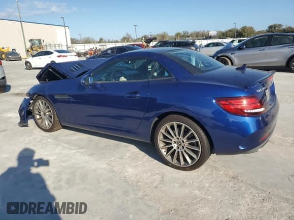 ✅ 2017 Mercedes-Benz SLC 300 • VIN: WDDPK3JA3HF142214 • Lot: 45085305. Wystawiony na Copart z przebiegiem 21 513 mil. Bezpłatny archiwum sprzedaży aukcyjnych z USA i szczegółowy raport historii pojazdu na DreamBid. Zdjęcie 2.