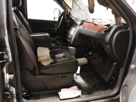 ✅ 2011 Chevrolet Silverado 2500HD LTZ • VIN: 1GC1KYC85BF157375 • Лот: 41343324. Опубликован ранее на IAAI с пробегом Не указан. Бесплатный доступ к архиву аукционных продаж из США и подробный отчёт об истории автомобиля на DreamBid. Изображение 5.