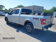 ✅ 2018 Ford F-150 XL • VIN: 1FTFX1E5XJKD41878 • Lot: 42643315. Wystawiony na IAAI z przebiegiem 117 281 mil. Bezpłatny archiwum sprzedaży aukcyjnych z USA i szczegółowy raport historii pojazdu na DreamBid. Zdjęcie 3.
