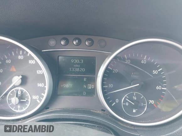 ✅ 2006 Mercedes-Benz M 500 • VIN: 4JGBB75E86A015098 • Lot: 43195636. Wystawiony na IAAI z przebiegiem 133 820 mil. Bezpłatny archiwum sprzedaży aukcyjnych z USA i szczegółowy raport historii pojazdu na DreamBid. Zdjęcie 7.