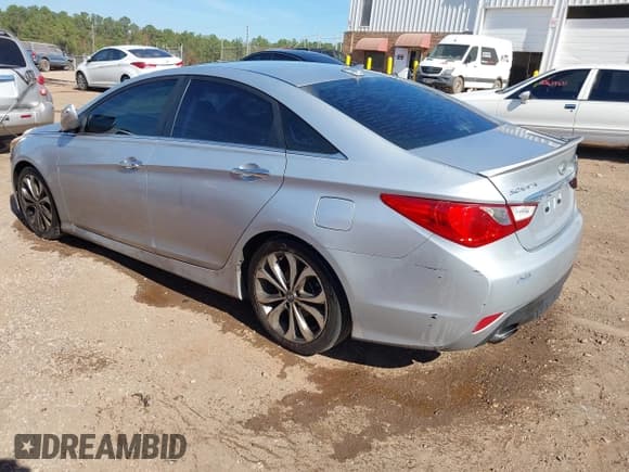 ✅ 2014 Hyundai Sonata Limited • VIN: 5NPEC4AB7EH841568 • Lot: 43598109. Listed on IAAI with 154,682 mi. Free auction sales archive from the USA and detailed vehicle history report at DreamBid. Image 3.