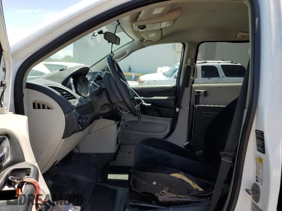 ✅ 2017 Dodge Grand Caravan SE • VIN: 2C7WDGBG7HR738822 • Lot: 67392035. Wystawiony na Copart z przebiegiem 152 950 mil. Bezpłatny archiwum sprzedaży aukcyjnych z USA i szczegółowy raport historii pojazdu na DreamBid. Zdjęcie 7.