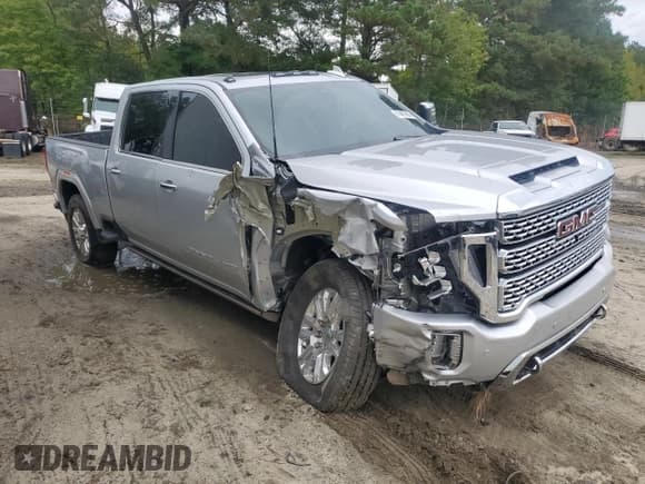 ✅ 2022 GMC Sierra 3500HD Denali • VIN: 1GT49WEY6NF250792 • Lot: 81497095. Wystawiony na Copart z przebiegiem 44 374 mil. Bezpłatny archiwum sprzedaży aukcyjnych z USA i szczegółowy raport historii pojazdu na DreamBid. Zdjęcie 4.