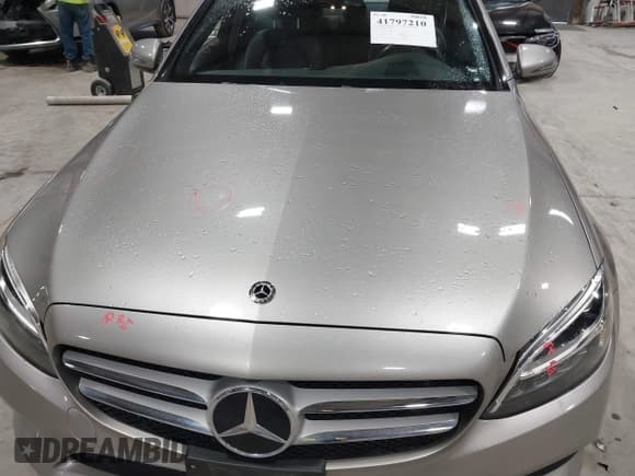 ✅ 2019 Mercedes-Benz C 300 • VIN: 55SWF8EB6KU321044 • Lot: 41797210. Wystawiony na IAAI z przebiegiem 61 721 mil. Bezpłatny archiwum sprzedaży aukcyjnych z USA i szczegółowy raport historii pojazdu na DreamBid. Zdjęcie 19.