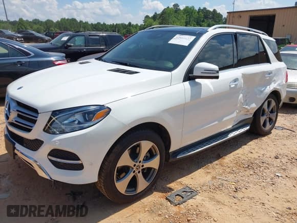 ✅ 2019 Mercedes-Benz GLE 400 • VIN: 4JGDA5GB7KB211752 • Lot: 42602632. Listed on IAAI with 57,563 mi. Free auction sales archive from the USA and detailed vehicle history report at DreamBid. Image 2.