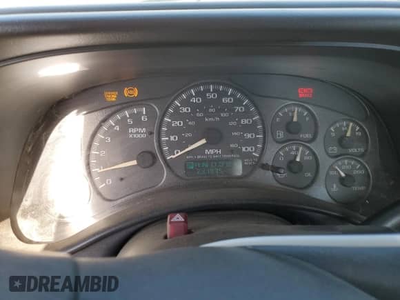 2002 GMC Sierra 1500 z VIN 1GTEC14W92Z280310, wystawiony jako Copart lot #74731204 z przebiegiem 241 075 mil mil oraz Szkoda całkowita • Salvage title. Historia ofert i sprzedaży dostępna na DreamBid. Obrazek 9.