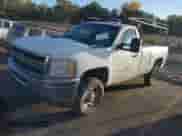 2011 Chevrolet Silverado 2500HD Work Truck z VIN 1GC0KVCG8BZ403514, wystawiony jako IAAI lot #43476303 z przebiegiem 224 583 mil mil oraz . Historia ofert i sprzedaży dostępna na DreamBid. Obrazek 2.