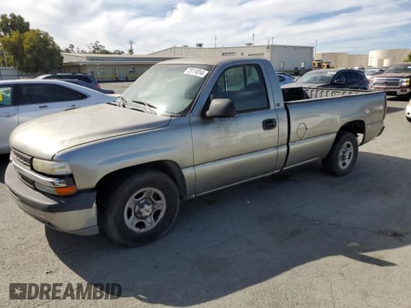 ✅ 2000 Chevrolet Silverado 1500 • VIN: 1GCEC14W4YE174122 • Лот: 75111014. Опубликован ранее на Copart с пробегом 107 695 миль. Бесплатный доступ к архиву аукционных продаж из США и подробный отчёт об истории автомобиля на DreamBid. Изображение 1.