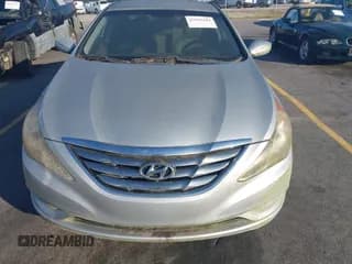 ✅ 2011 Hyundai Sonata SE • VIN: 5NPEC4AC8BH021973 • Lot: 43393184. Wystawiony na IAAI z przebiegiem 74 105 mil. Bezpłatny archiwum sprzedaży aukcyjnych z USA i szczegółowy raport historii pojazdu na DreamBid. Zdjęcie 6.