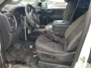 ✅ 2021 Chevrolet Silverado 1500 RST • VIN: 3GCUYEET4MG243807 • Lot: 75694324. Wystawiony na Copart z przebiegiem 67 111 mil. Bezpłatny archiwum sprzedaży aukcyjnych z USA i szczegółowy raport historii pojazdu na DreamBid. Zdjęcie 7.