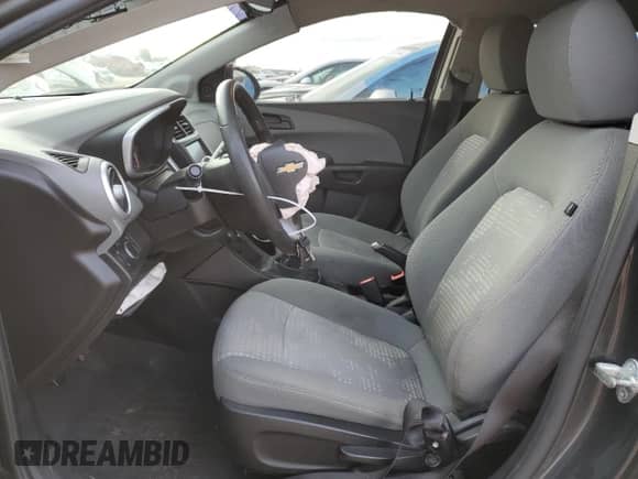 2017 Chevrolet Sonic LS с VIN 1G1JA5SH7H4139413, выставлен на аукционе Copart как лот 86642104 с пробегом 124 726 миль миль и Списание • Salvage title. История ставок и продаж доступна на DreamBid. Изображение 7.