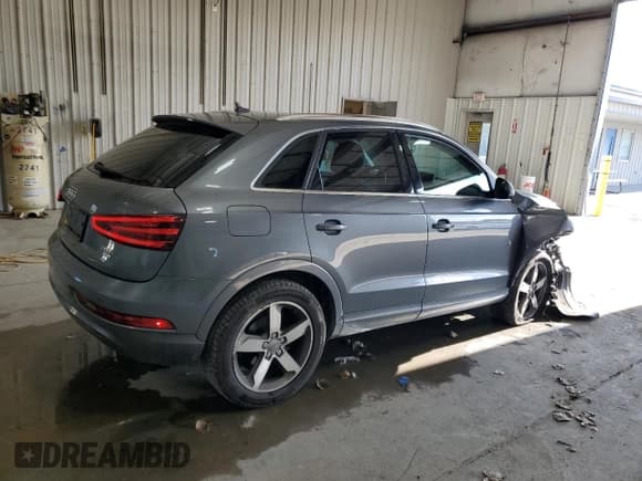 ✅ 2015 Audi Q3 Premium Plus • VIN: WA1EFCFS9FR012581 • Lot: 90809945. Wystawiony na Copart z przebiegiem 127 407 mil. Bezpłatny archiwum sprzedaży aukcyjnych z USA i szczegółowy raport historii pojazdu na DreamBid. Zdjęcie 3.