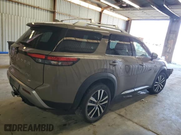 ✅ 2023 Nissan Pathfinder Platinum • VIN: 5N1DR3DK7PC224746 • Лот: 49242495. Опубликован ранее на Copart с пробегом 31 442 миль. Бесплатный доступ к архиву аукционных продаж из США и подробный отчёт об истории автомобиля на DreamBid. Изображение 3.