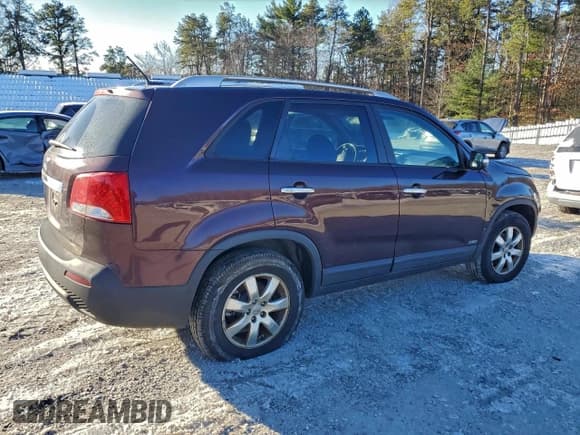 ✅ 2013 Kia Sorento LX • VIN: 5XYKTDA28DG309805 • Lot: 95451195. Listed on Copart with 138,554 mi. Free auction sales archive from the USA and detailed vehicle history report at DreamBid. Image 3.