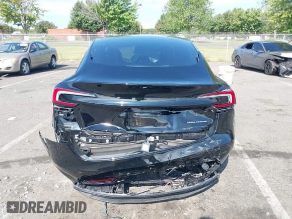 ✅ 2025 Tesla Model 3 Long Range • VIN: 5YJ3E1EB5SF926431 • Lot: 43212168. Wystawiony na IAAI z przebiegiem 8 284 mil. Bezpłatny archiwum sprzedaży aukcyjnych z USA i szczegółowy raport historii pojazdu na DreamBid. Zdjęcie 16.