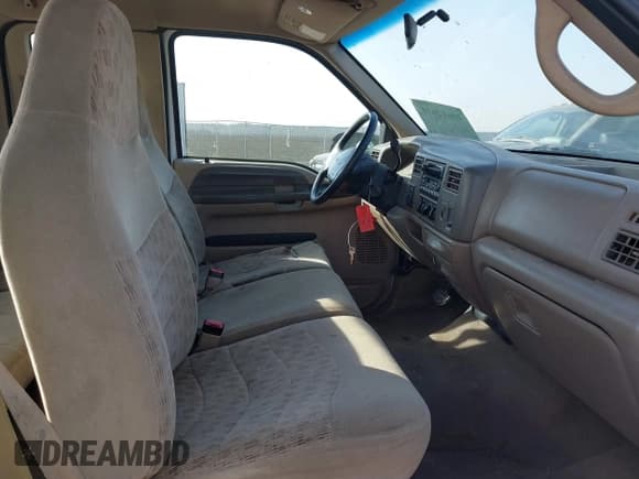 ✅ 2000 Ford F-250 XL • VIN: 1FTNX21S9YED39142 • Lot: 40612671. Wystawiony na IAAI z przebiegiem 227 772 mil. Bezpłatny archiwum sprzedaży aukcyjnych z USA i szczegółowy raport historii pojazdu na DreamBid. Zdjęcie 5.