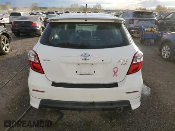 ✅ 2010 Toyota Matrix S • VIN: 2T1KE4EEXAC044441 • Lot: 85918135. Wystawiony na Copart z przebiegiem 117 377 mil. Bezpłatny archiwum sprzedaży aukcyjnych z USA i szczegółowy raport historii pojazdu na DreamBid. Zdjęcie 6.