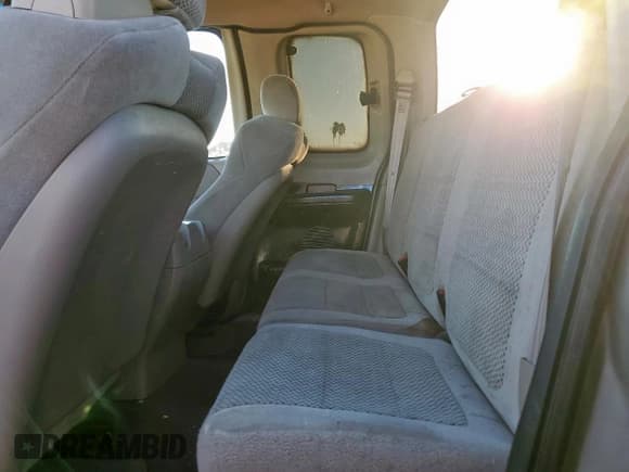 ✅ 2001 Ford F-150 XL • VIN: 1FTZX17201NB01673 • Lot: 85209505. Listed on Copart with 209,967 mi. Free auction sales archive from the USA and detailed vehicle history report at DreamBid. Image 10.