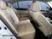 2011 Hyundai Genesis z VIN KMHGC4DE5BU135775, wystawiony jako Copart lot #69180455 z przebiegiem 86 826 mil mil oraz Szkoda całkowita • Salvage title. Historia ofert i sprzedaży dostępna na DreamBid. Obrazek 10.