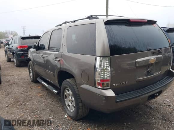 2011 Chevrolet Tahoe LT с VIN 1GNSKBE02BR211195, выставлен на аукционе IAAI как лот 43600553 с пробегом 249 409 миль миль и . История ставок и продаж доступна на DreamBid. Изображение 3.