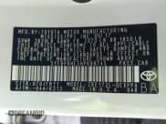 ✅ 2017 Toyota Corolla LE Eco • VIN: 5YFBPRHE5HP698745 • Lot: 43639588. Wystawiony na IAAI z przebiegiem 81 758 mil. Bezpłatny archiwum sprzedaży aukcyjnych z USA i szczegółowy raport historii pojazdu na DreamBid. Zdjęcie 9.