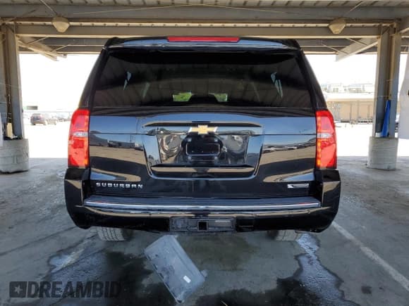 ✅ 2018 Chevrolet Suburban Premier • VIN: 1GNSCJKC7JR126793 • Lot: 56399825. Wystawiony na Copart z przebiegiem 86 225 mil. Bezpłatny archiwum sprzedaży aukcyjnych z USA i szczegółowy raport historii pojazdu na DreamBid. Zdjęcie 6.