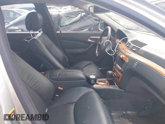 ✅ 2006 Mercedes-Benz S 350 • VIN: WDBNF67J56A477191 • Lot: 42496563. Wystawiony na IAAI z przebiegiem 193 897 mil. Bezpłatny archiwum sprzedaży aukcyjnych z USA i szczegółowy raport historii pojazdu na DreamBid. Zdjęcie 5.