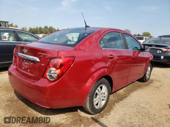 ✅ 2014 Chevrolet Sonic LT • VIN: 1G1JC5SH9E4186027 • Лот: 70995304. Размещён на Copart с пробегом 150 906 миль миль. Получите бесплатный доступ к архиву аукционных продаж из США и посмотрите подробный отчёт об истории автомобиля на DreamBid. Изображение 3.