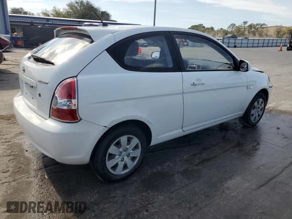 ✅ 2010 Hyundai Accent GS • VIN: KMHCM3ACXAU179844 • Лот: 83676584. Опубликован ранее на Copart с пробегом 62 540 миль. Бесплатный доступ к архиву аукционных продаж из США и подробный отчёт об истории автомобиля на DreamBid. Изображение 3.