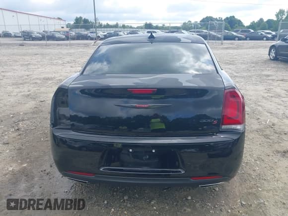 ✅ 2021 Chrysler 300 S • VIN: 2C3CCABG7MH640751 • Lot: 42458665. Listed on IAAI with 71,003 mi. Free auction sales archive from the USA and detailed vehicle history report at DreamBid. Image 17.