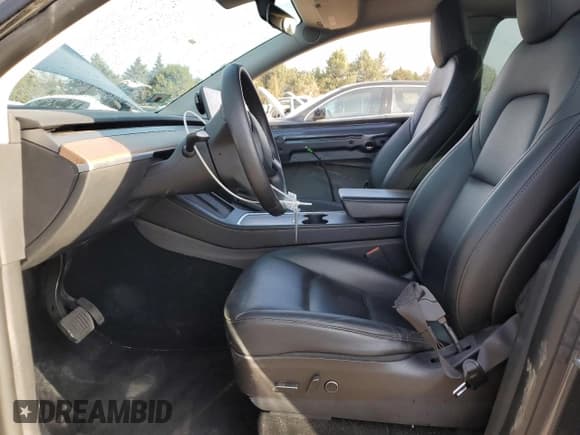 ✅ 2021 Tesla Model Y Long Range • VIN: 5YJYGAEE1MF293942 • Lot: 90825625. Wystawiony na Copart z przebiegiem 79 487 mil. Bezpłatny archiwum sprzedaży aukcyjnych z USA i szczegółowy raport historii pojazdu na DreamBid. Zdjęcie 7.