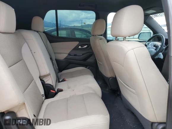 ✅ 2023 Chevrolet Traverse LS • VIN: 1GNERFKW9PJ107852 • Lot: 80151665. Wystawiony na Copart z przebiegiem 62 306 mil. Bezpłatny archiwum sprzedaży aukcyjnych z USA i szczegółowy raport historii pojazdu na DreamBid. Zdjęcie 11.