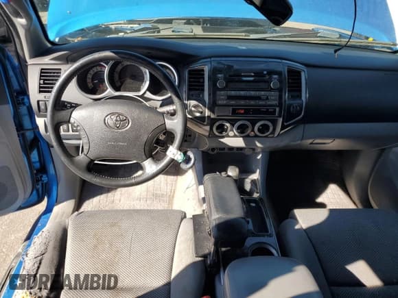 ✅ 2011 Toyota Tacoma • VIN: 5TFLU4EN6BX016694 • Lot: 86638855. Listed on Copart with 227,902 mi. Free auction sales archive from the USA and detailed vehicle history report at DreamBid. Image 8.