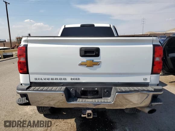 ✅ 2015 Chevrolet Silverado 2500HD LT • VIN: 1GC1CVEG5FF621724 • Lot: 62314484. Wystawiony na Copart z przebiegiem Nie podano. Bezpłatny archiwum sprzedaży aukcyjnych z USA i szczegółowy raport historii pojazdu na DreamBid. Zdjęcie 6.