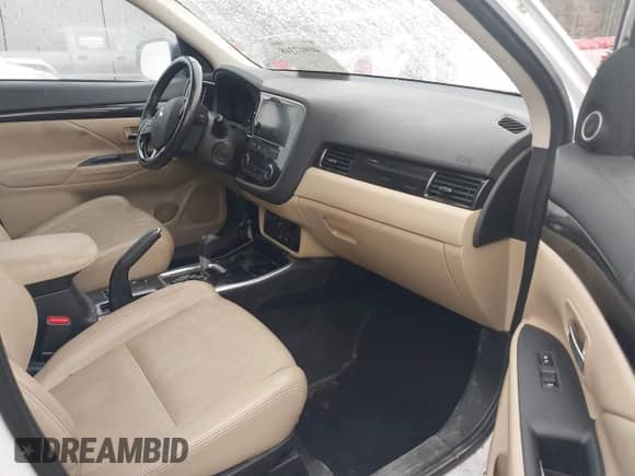 2018 Mitsubishi Outlander SE with VIN JA4AD3A31JZ068236, listed as a IAAI auction lot 40917348 with 144,529 mi miles and . Bid and sale history available at DreamBid. Image 5.