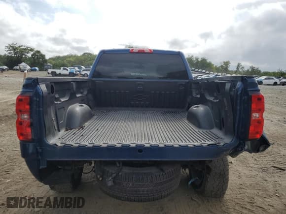 ✅ 2017 Chevrolet Silverado 1500 LT • VIN: 1GCVKREH2HZ115161 • Лот: 71436934. Опубликован ранее на Copart с пробегом 119 501 миль. Бесплатный доступ к архиву аукционных продаж из США и подробный отчёт об истории автомобиля на DreamBid. Изображение 6.