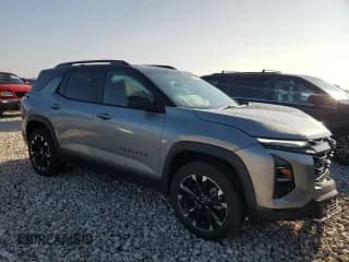 ✅ 2025 Chevrolet Equinox AWD RS • VIN: 3GNAXTEG8SL284840 • Lot: 71425745. Wystawiony na Copart z przebiegiem 10 452 mil. Bezpłatny archiwum sprzedaży aukcyjnych z USA i szczegółowy raport historii pojazdu na DreamBid. Zdjęcie 4.