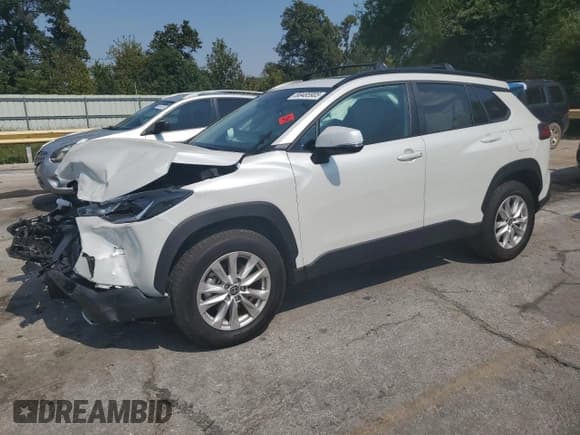 ✅ 2022 Toyota Corolla Cross LE • VIN: 7MUBAABG3NV042839 • Lot: 90418745. Listed on Copart with 10,386 mi. Free auction sales archive from the USA and detailed vehicle history report at DreamBid. Image 1.