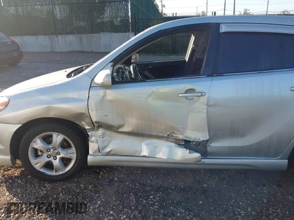 ✅ 2003 Toyota Matrix XR • VIN: 2T1KR32E13C099088 • Lot: 43351445. Wystawiony na IAAI z przebiegiem 200 831 mil. Bezpłatny archiwum sprzedaży aukcyjnych z USA i szczegółowy raport historii pojazdu na DreamBid. Zdjęcie 6.