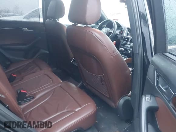 ✅ 2015 Audi Q5 Prestige • VIN: WA1VMAFP5FA057974 • Lot: 40917242. Wystawiony na IAAI z przebiegiem 100 696 mil. Bezpłatny archiwum sprzedaży aukcyjnych z USA i szczegółowy raport historii pojazdu na DreamBid. Zdjęcie 8.