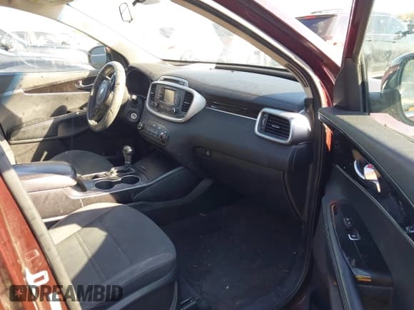 ✅ 2016 Kia Sorento LX • VIN: 5XYPG4A52GG126926 • Lot: 43714316. Listed on IAAI with 174,449 mi. Free auction sales archive from the USA and detailed vehicle history report at DreamBid. Image 5.