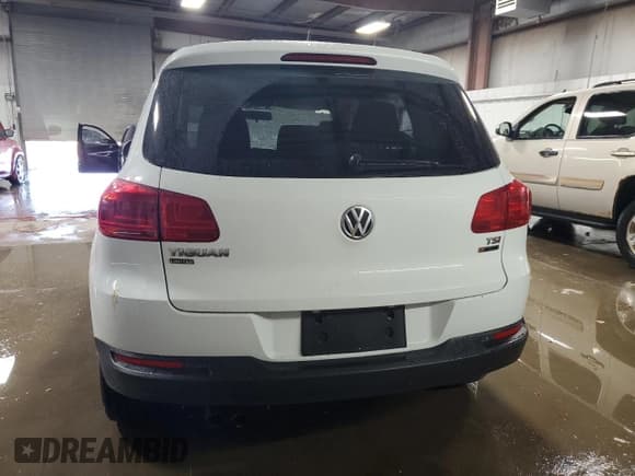 ✅ 2017 Volkswagen Tiguan S • VIN: WVGBV7AX1HK042154 • Lot: 92392125. Listed on Copart with 69,883 mi. Free auction sales archive from the USA and detailed vehicle history report at DreamBid. Image 6.