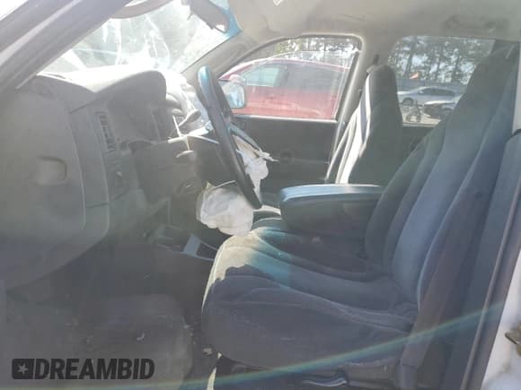 ✅ 2001 Dodge Dakota Sport • VIN: 1B7GG2AN31S213661 • Lot: 81710275. Wystawiony na Copart z przebiegiem Nie podano. Bezpłatny archiwum sprzedaży aukcyjnych z USA i szczegółowy raport historii pojazdu na DreamBid. Zdjęcie 7.