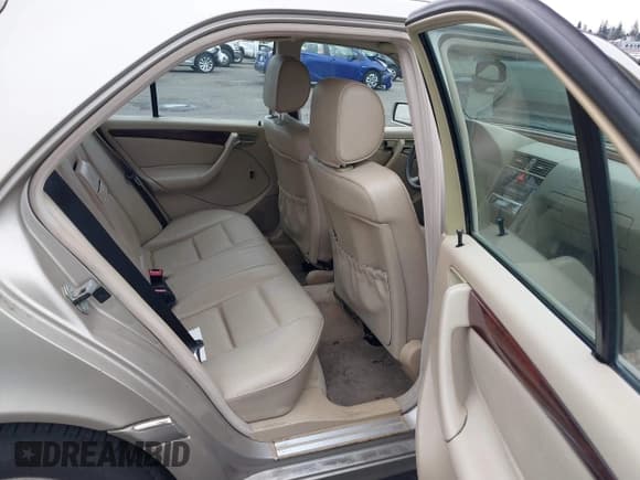 ✅ 1998 Mercedes-Benz C 230/260/280/320 • VIN: WDBHA23G8WA610332 • Lot: 41772716. Listed on IAAI with 248,664 mi. Free auction sales archive from the USA and detailed vehicle history report at DreamBid. Image 8.