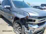 2022 Chevrolet Silverado 1500 LT z VIN 1GCPWCED6NZ192554, wystawiony jako IAAI lot #42653072 z przebiegiem 76 224 mil mil oraz . Historia ofert i sprzedaży dostępna na DreamBid. Obrazek 6.